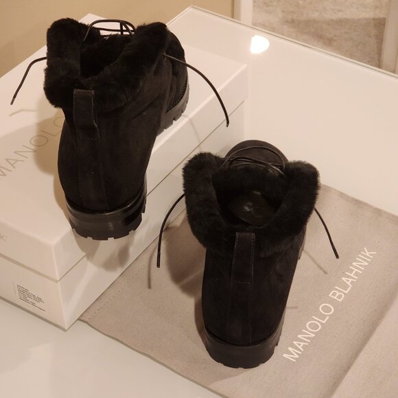 Brand New!!| Manolo Blahnik: Mircus Suede Shearling Lace-Up Booties - Picture 6 of 14